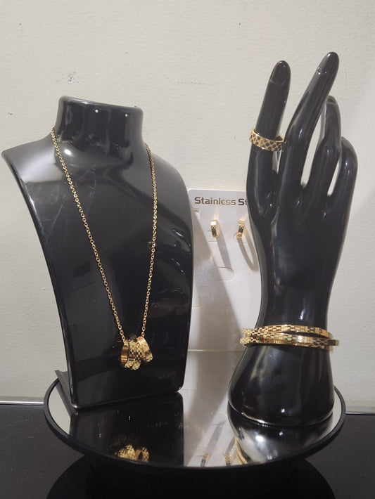 Chain, necklace, earrings, Goumet, bracelet  Bagring